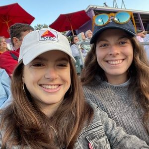 Meet your Posher, Becca